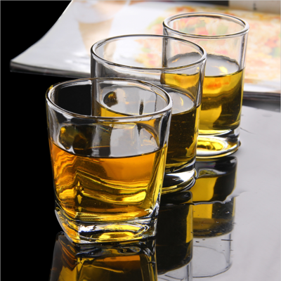 热卖火锅店家用钢化玻璃啤酒杯白酒水茶烧酒酒吧饭店玻璃杯饮料杯